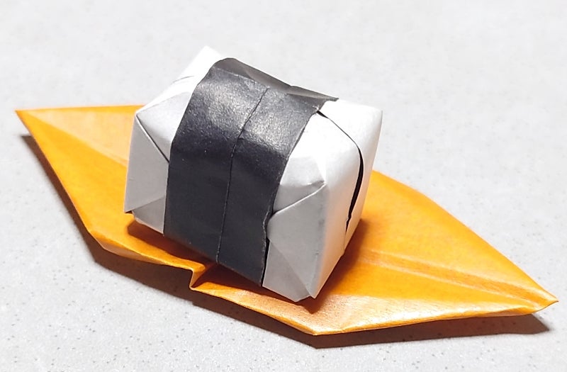 おりがみで作ろう♪おにぎり保育士ワーカ