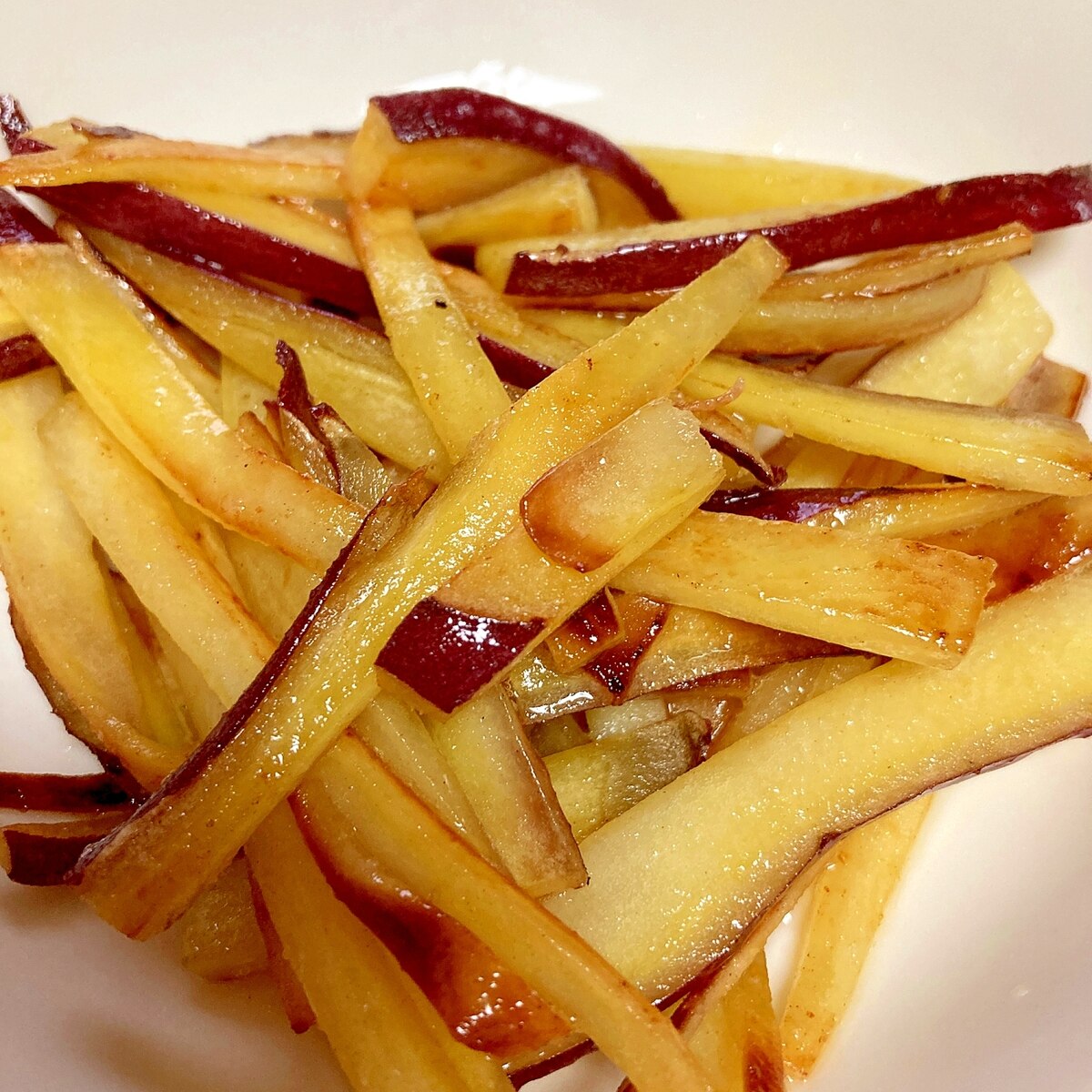 さつまいもとにんじんのバターきんぴら