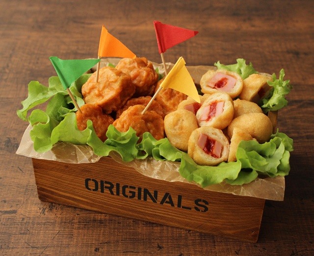 皿に盛り付けた鶏の唐揚げの写真素材88020659- PIXTA