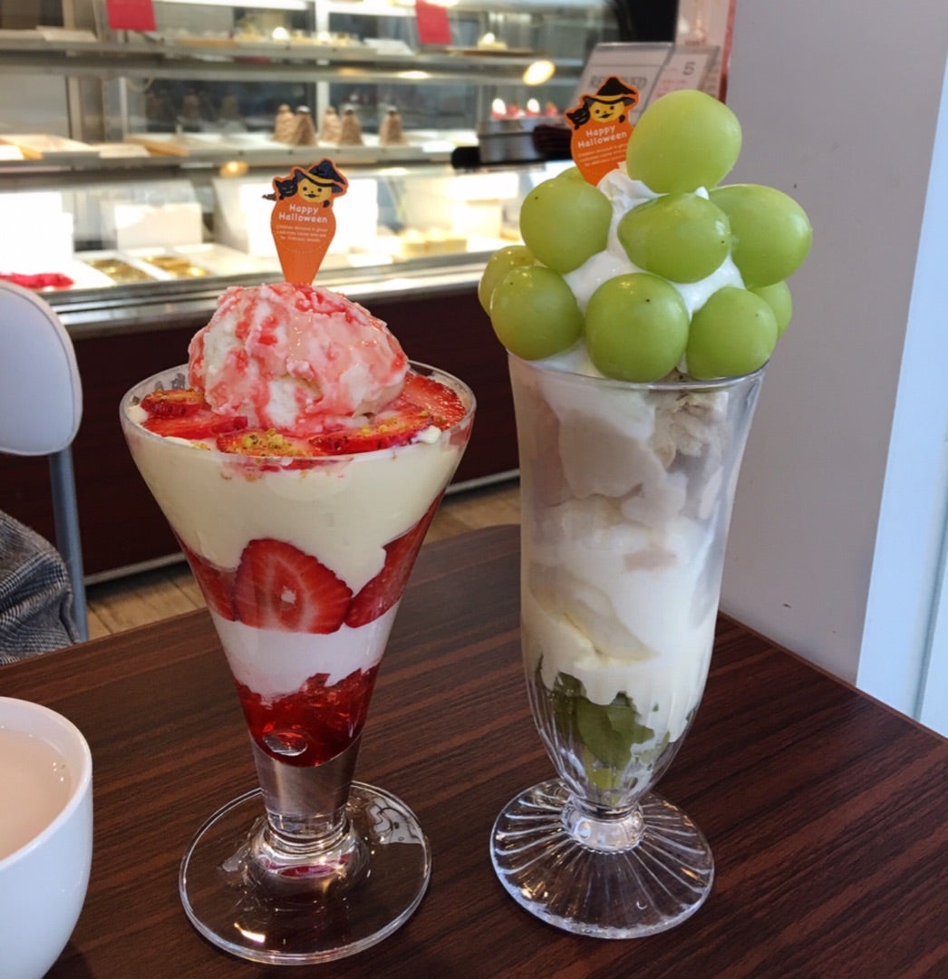 究極の桃パフェ：甘美な瞬間を楽しもう🍑