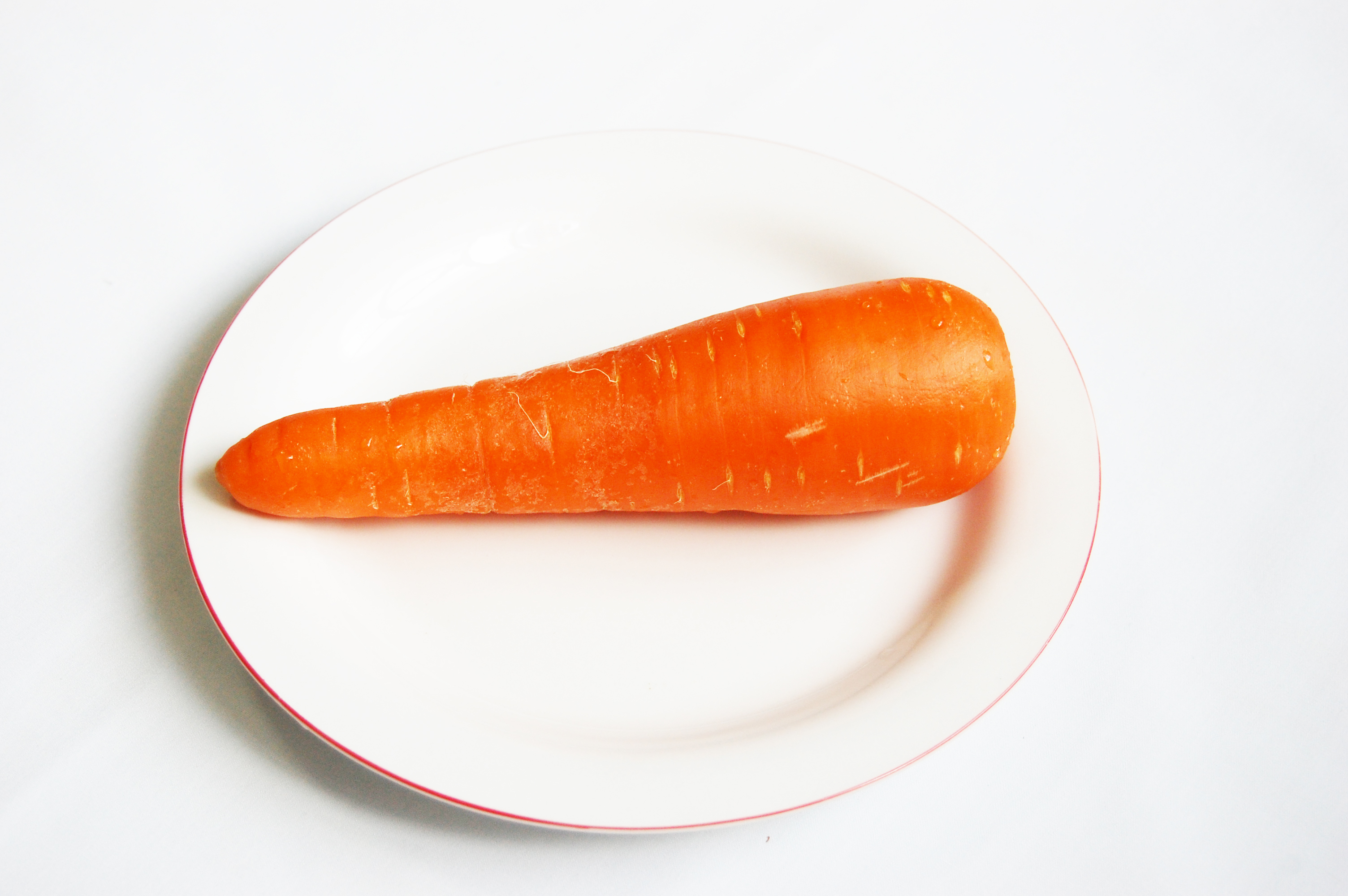 人参畑と収穫された人参 10467001445 の写真・イラスト素材アマナイメージズ