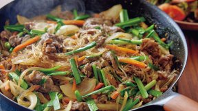 カリカリ食感 ほったらかし焼きそば材料を重ねて焼くだけ！和田明日香さんの8位のレシピ♪