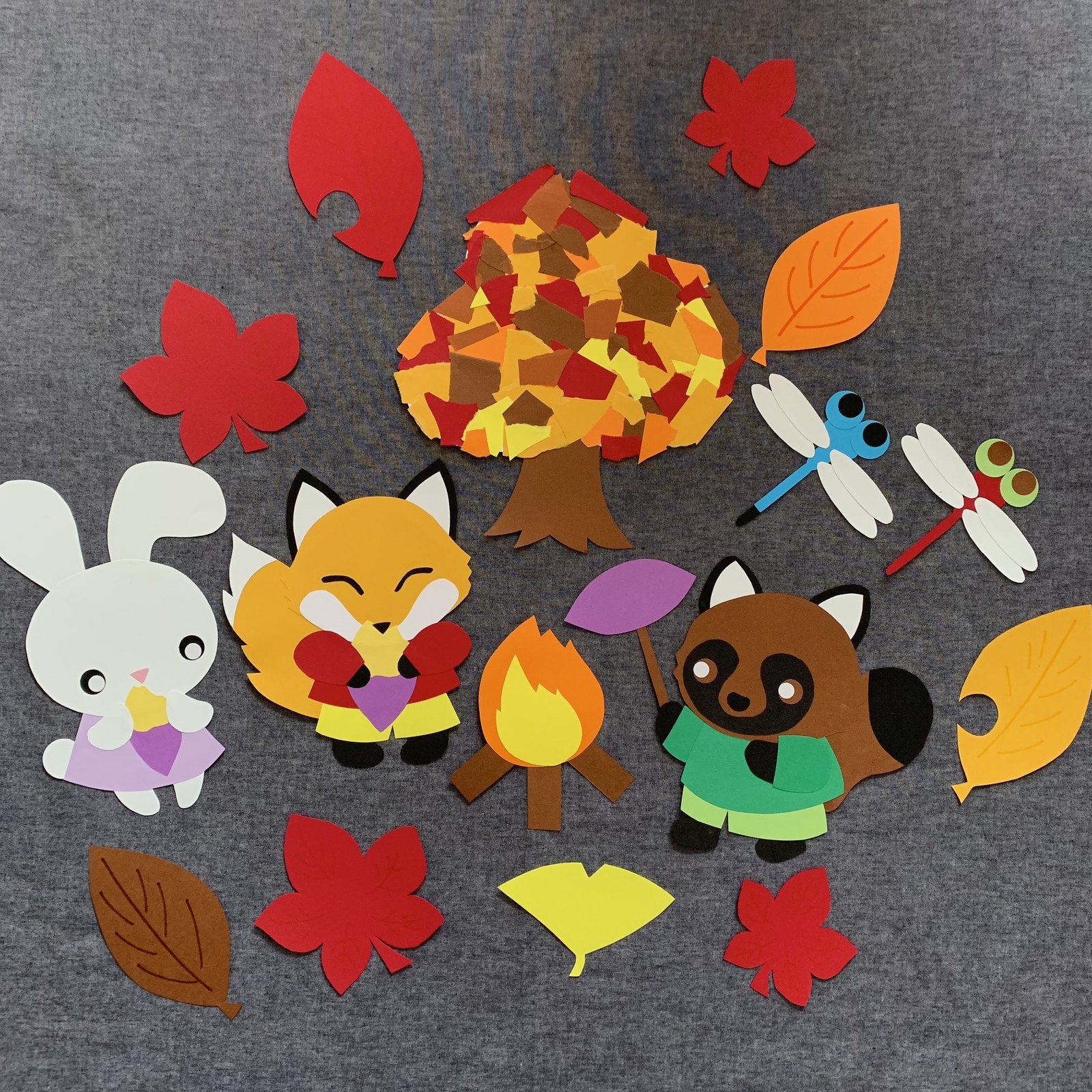 momonoheya_hoiku 💗焼き芋と落ち葉💗 箱を傾けてビー玉を転がすのが楽しい♪ 焼き芋に顔写真はめるのってあんまりないけど、なんか可愛い気がしたのでやってみました🍠🧡♡その他の製作遊びはこちら♡ @momonoheya_hoikuももの部屋 保育園製作 幼稚園製作 製作