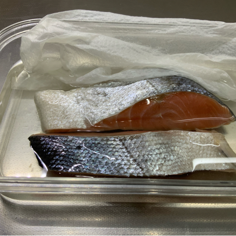 離乳食の鮭はいつから?選び方や注意点、レシピや保存の方法も&あんふぁん