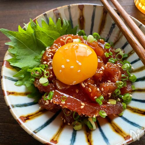 Amazon.co.jp: 泉万醸造ユッケだれ 500ml 肉 や 刺身 に 和えるだけ ! 業務用 大容量 家庭用 海鮮 ユッケ タレユッケのたれ : 食品・飲料・お酒