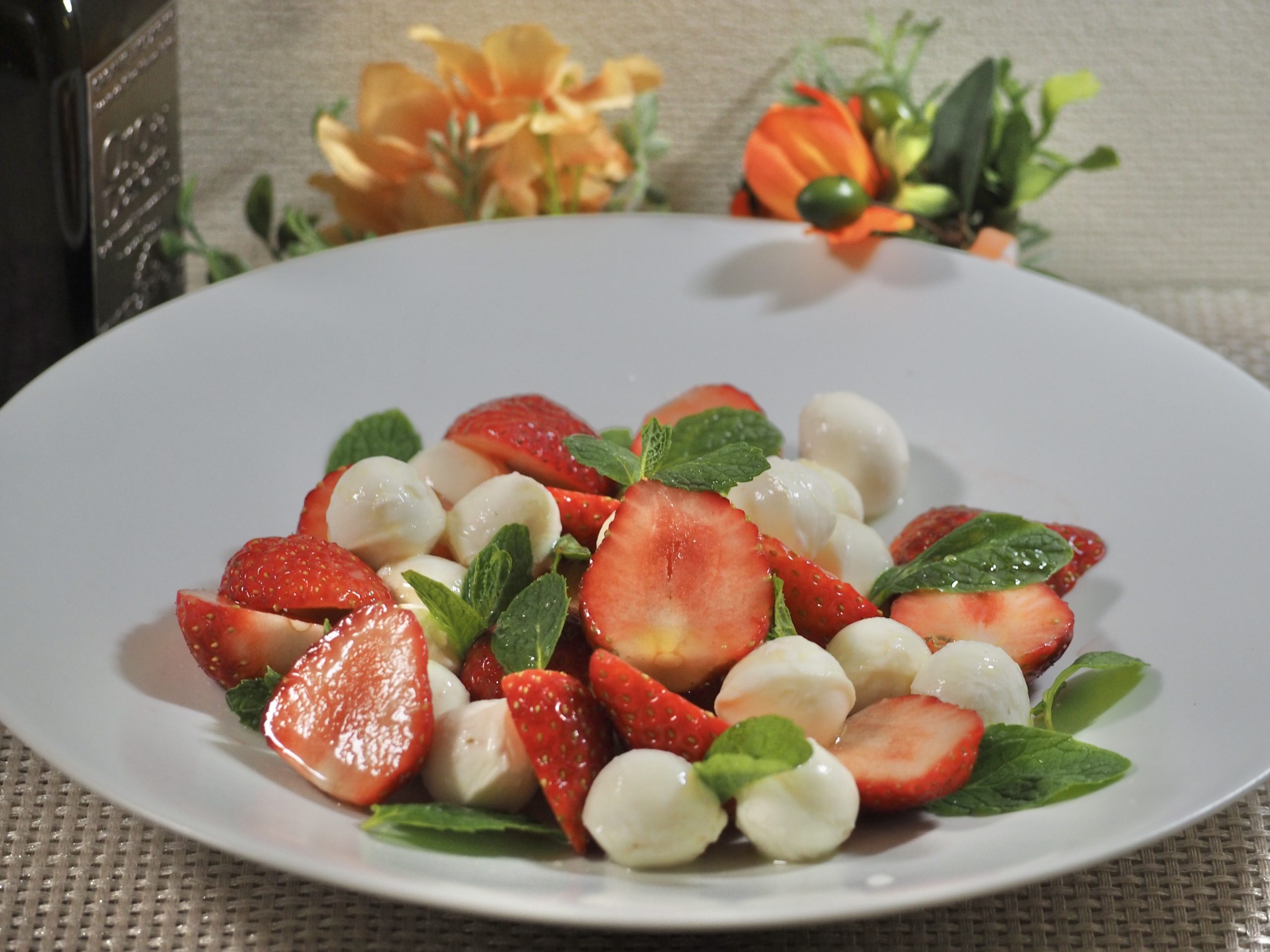 主婦の味方!いちごとハムで作る料理、レシピセレクト - SnapDish Food Camera