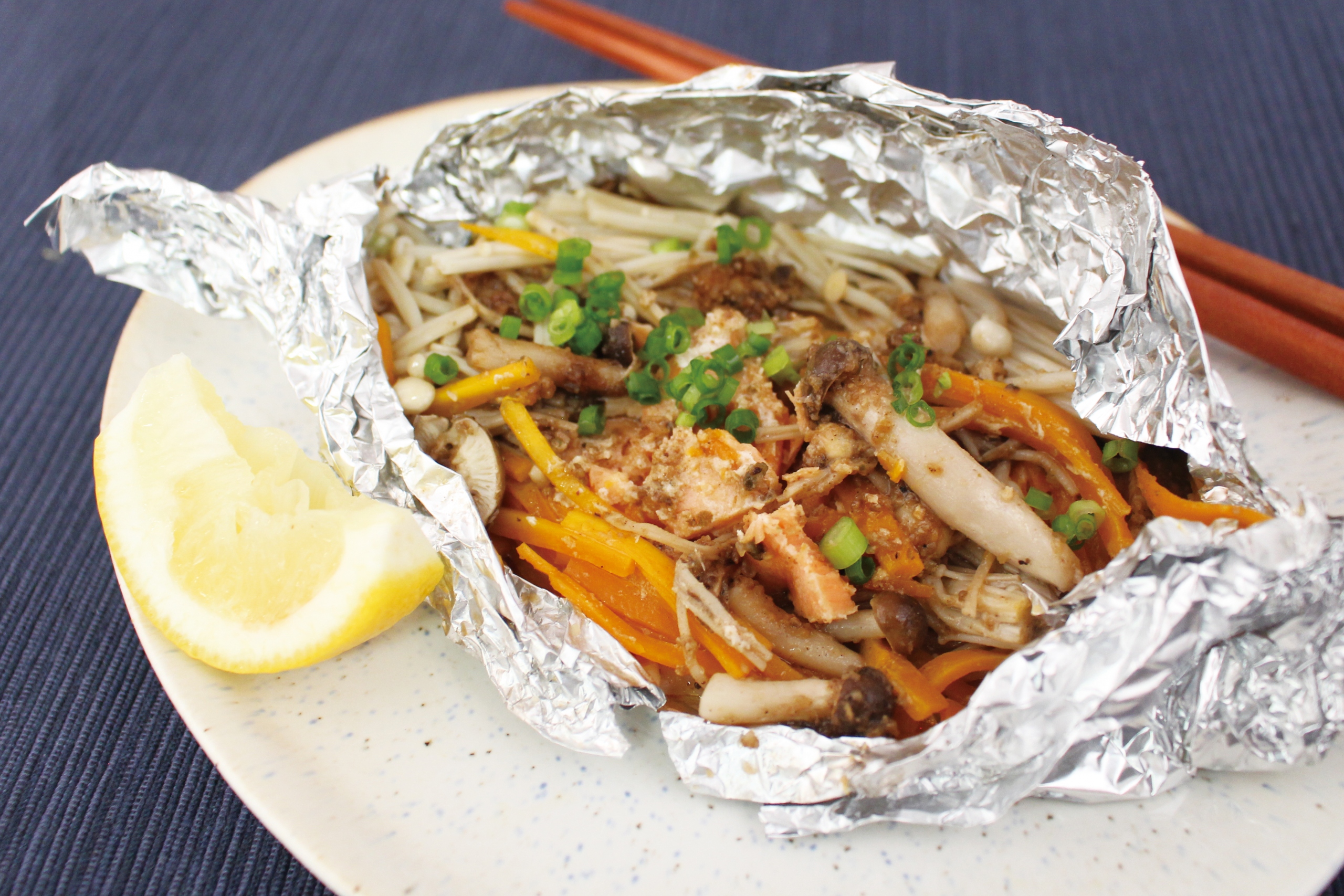 フライパンでお手軽☆鮭のホイル焼きクラシル