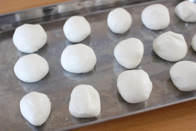 冷蔵・冷凍 白玉団子の固くならない保存方法は？白玉 団子 固 く なら ない 方法は茹でた後がポイント！お菓子のプロによるレシピをシェアする「シェアレピ」