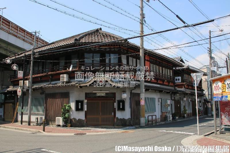 モリヒト マサヒロ | 飛田新地は3年ぶりに普通の年末年始、お客さん戻ってくるかなぁ。組合長から特別にカレンダーを2種類頂きました🥹来年もよろしくお願いします❣️ 