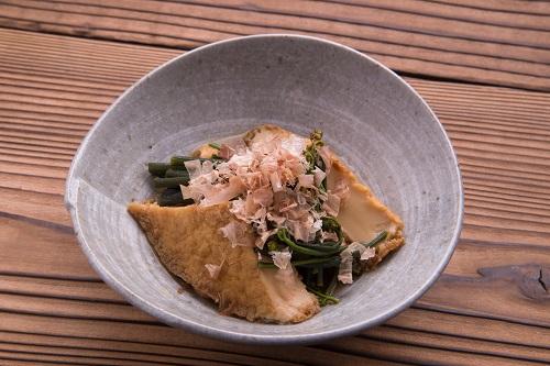 めんつゆで作る「わらびの煮物」をプロが解説。シンプルで極上の味！ - macaroni