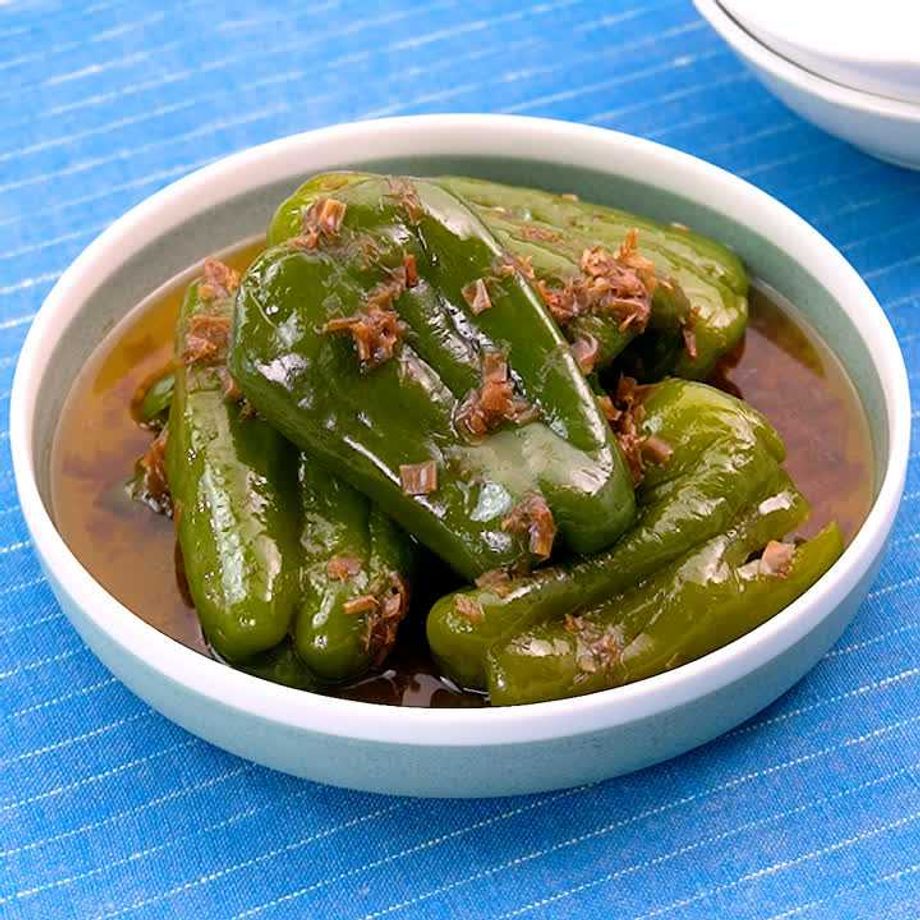 ピーマンのふんわり肉詰め焼きの献立 副菜:レンジで簡単!ほうれん草のおひたし 、汁物:さつまいもとれんこんの具だくさん豆乳みそ汁 献立・メニュー 味の素パーク たべる楽しさを、もっと