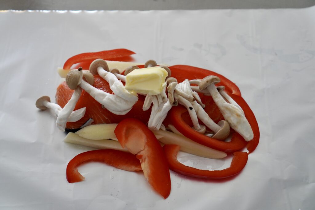 サーモンときのこのホイル焼き