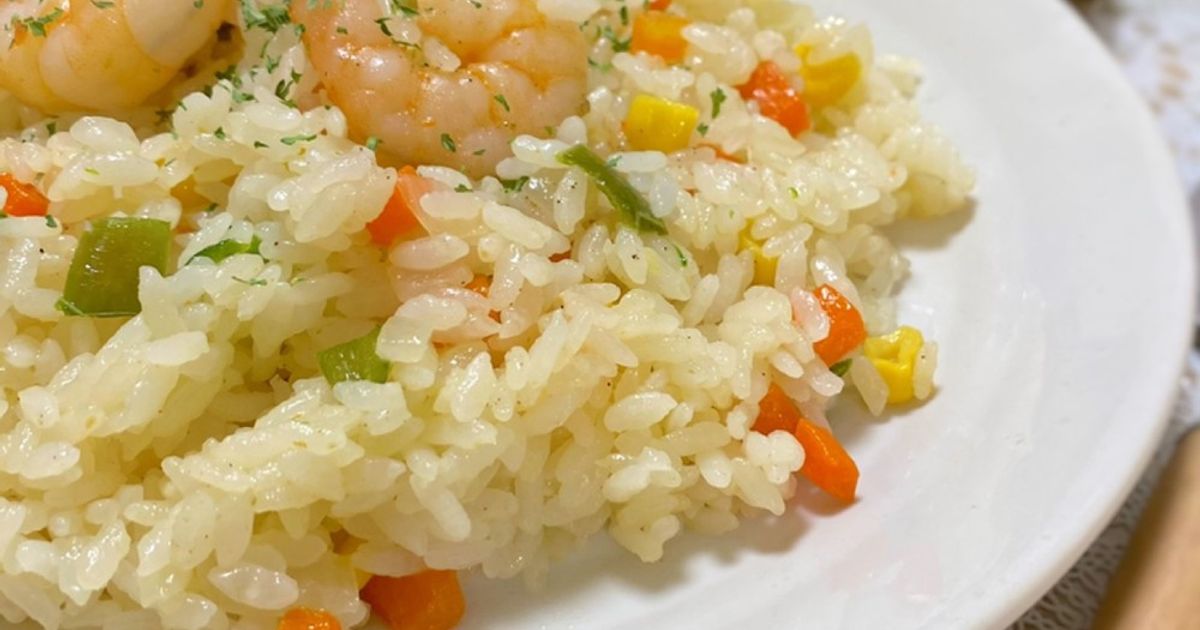 お弁当にも☆炊飯器で作る！簡単エビピラフtoiro note 〜トイロノート〜 家族が笑顔になる、いつものごはんを彩るレシピサイト