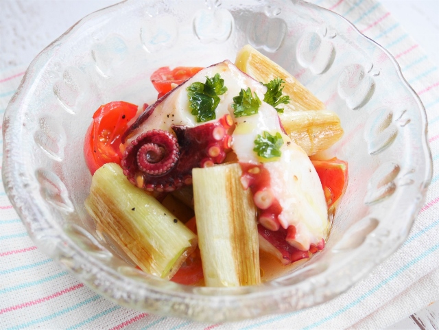 ピリッと美味しい！ ねぎとたこのラー油和え