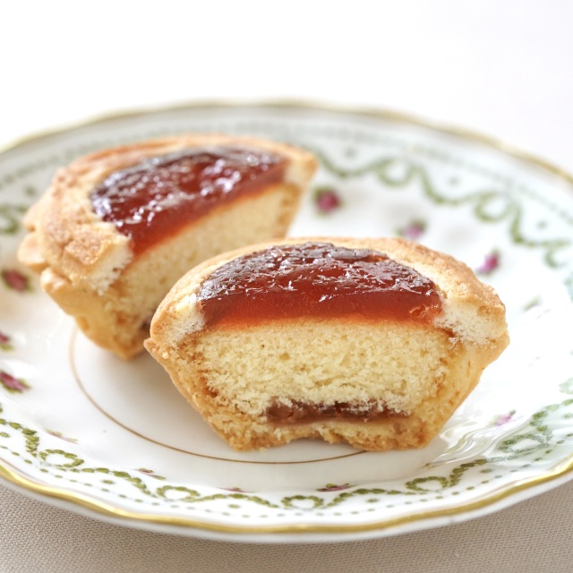 シャンデリア×フラワー専門店『STOCKROOM』コラボレーション！ボタニカルリースケーキとプリンセスケーキが新登場連日行列の梅田茶屋町「ファクトリーカフェ」で開催開催期間:6 14～8 31迄株式会社 オペレーションファクトリーのプレスリリース