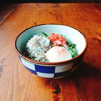 「明太高菜しらす丼」を食べたいと思ったら『🍚』とコメントしてください😊, 明太子のピリ辛と高菜としらすでご飯が進みます✨,ごま油の香りが食欲をそそります♪, 具材を載せるだけの簡単丼です👍, かねふくの明太子は粒だちが違う✨,是非かねふくの明太子で味わってみてください😌, ＊＊＊＊＊＊＊＊＊＊＊＊＊＊＊＊＊＊＊＊＊＊,レシピに関するご質問やご感想はお気軽にコメント欄にどうぞ！,