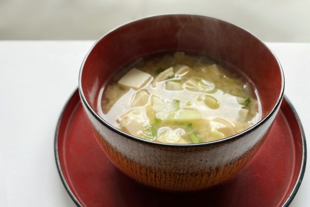 実は食べ方自由自在！ こっくり甘やかな京都の白味噌を常備しませんか？ - たべぷろ