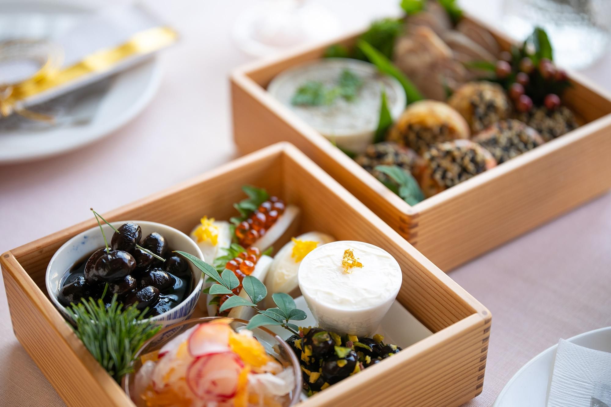 おせち料理の盛り付けマナーや決まり事を一緒に確認しましょう