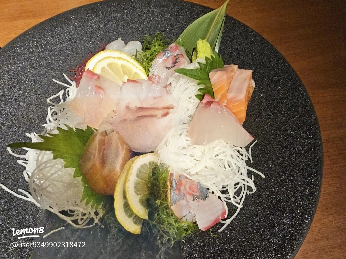 禁断の裏技 パックのお刺身盛り合わせを3秒でお皿に盛り直す方法Tasty