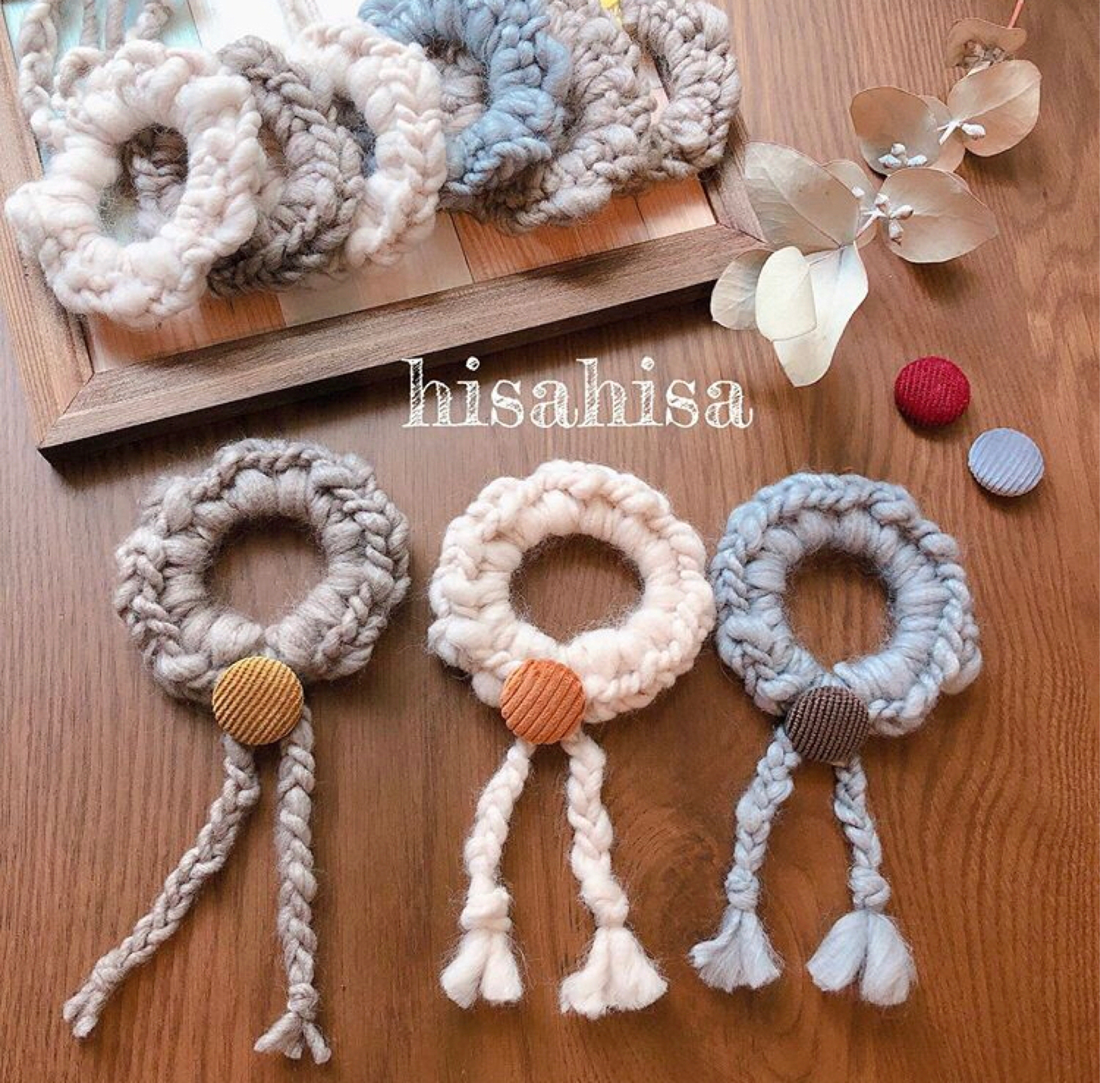 ハンドメイド無料レシピ 裁縫道具要らず!指編みシュシュの作り方シュシュ×お気に入りの毛糸ハンドメイドの図書館ハンドメイド情報サイト