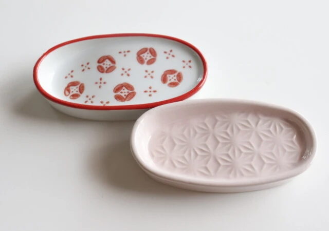 ダイソーのおしゃれなプラスチック皿 シンプルデザインでおススメ