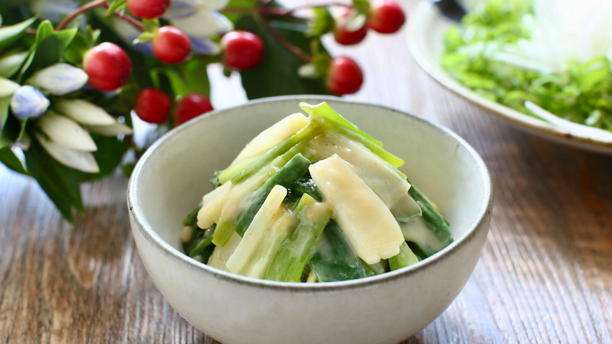 鶏むね肉とわけぎの梅風味炒め