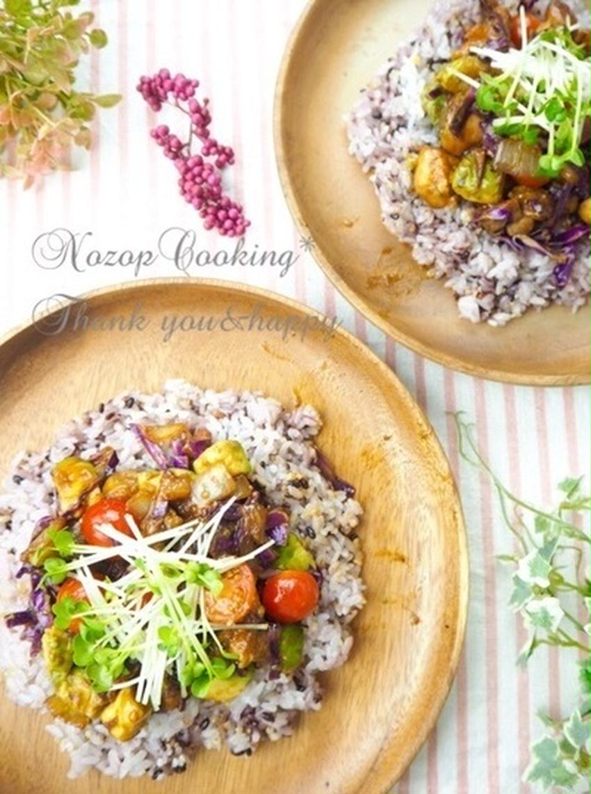 ワンプレートで大満足！温玉のせ ☆ カフェ丼♪