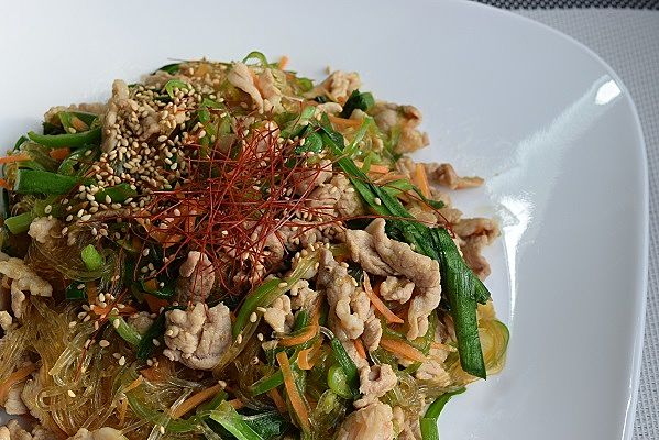 レンジで8分！豚肉とたっぷり野菜のチャプチェ