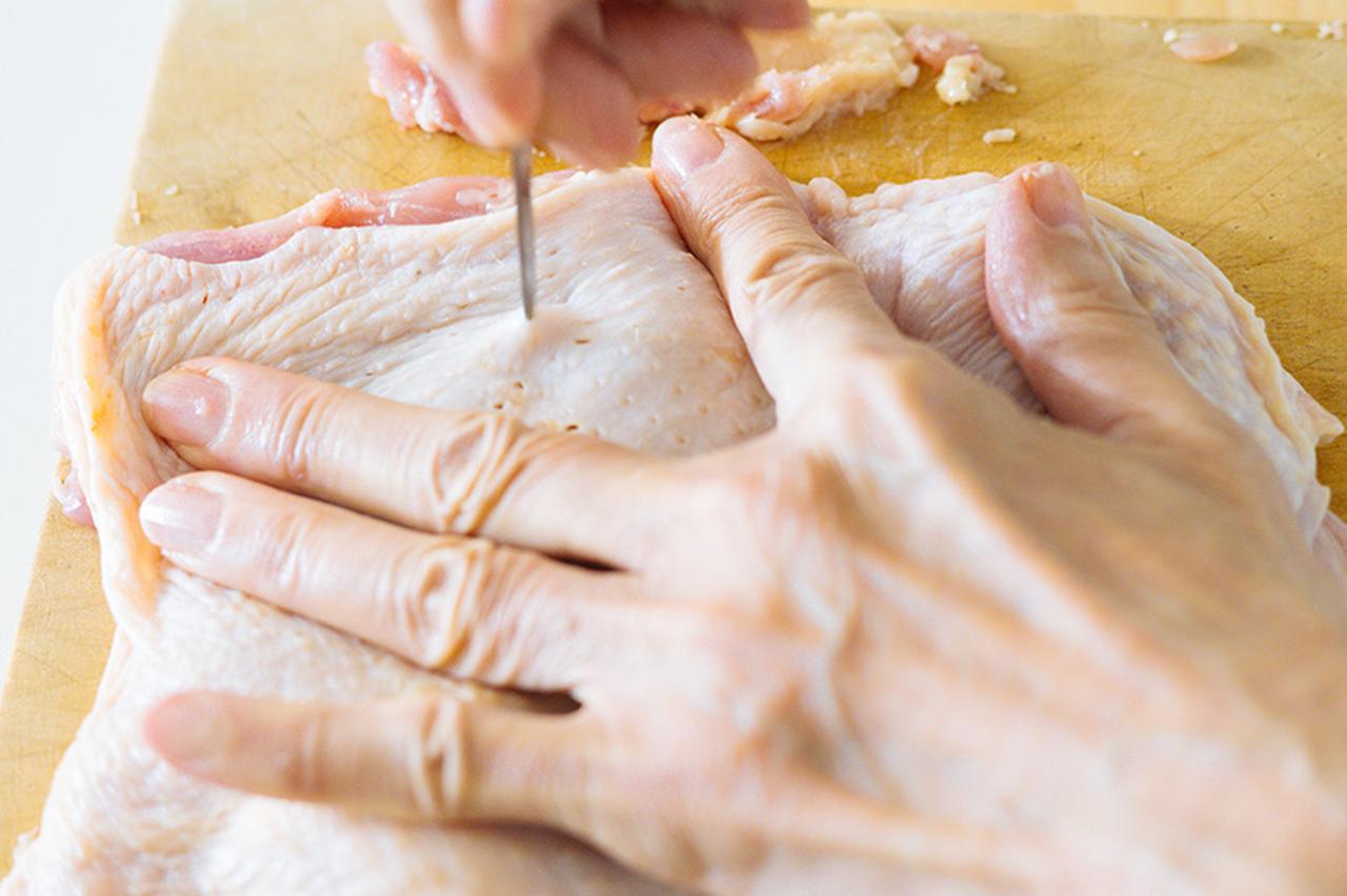 ぷりぷりジューシー！鶏もも肉の下ごしらえ