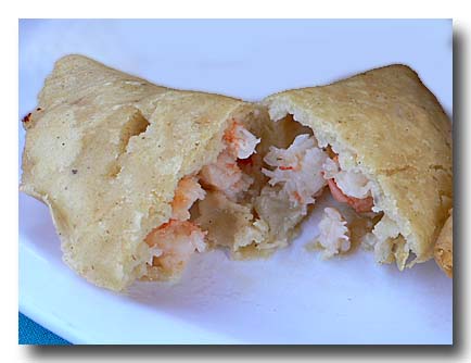 伝統的なコロンビアのエンパナダス - 郷土料理。テキストスペース — ストック写真 © Luisecheverriurrea294581612