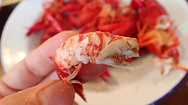 ガチ中華の魅力とは？ブームの火付け役、池袋「沸騰小吃城」で中国の地方料理やザリガニに挑戦！ - macaroni