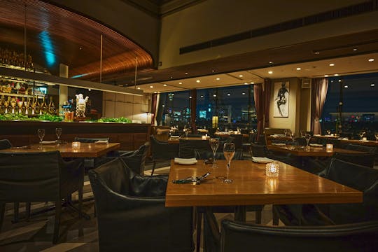 東京駅 改札前にオープンした『WK2 ダブルケーツー 』で華やかなパンケーキとボリュームあるプリンを堪能 ～黒猫スイーツ散歩 東京駅編⑥～さんたつby 散歩の達人