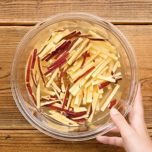 まさに“カロリー爆弾”！？揚げぱんにチキンナゲットやあんバターを挟んだ新メニューがついに誕生！『CHUBBYAIRLINES』に、ボリューム満点の「無限∞揚げぱんサンド」が本日4月23日より新登場フリュー株式会社のプレスリリース