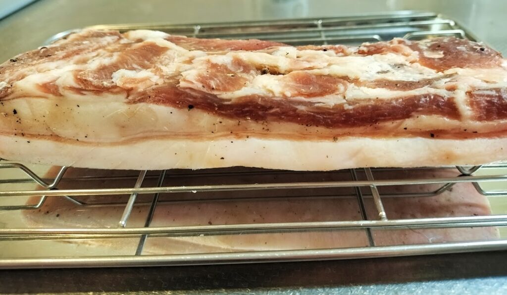 しょっぱい自家製パンチェッタの使い方、ホウレンソウとニンニクのスパゲティ - ぼくらのくらし