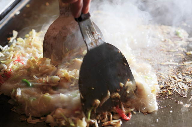 大人気「明太もちもんじゃ」発祥のお店、月島「錦本店」のオリジナリティがスゴ過ぎる - ぐるなび みんなのごはん