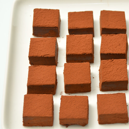 材料3つ チョコを使わない！？なのにめっちゃチョコ！！電子レンジだけで作れる作り方 生チョコ