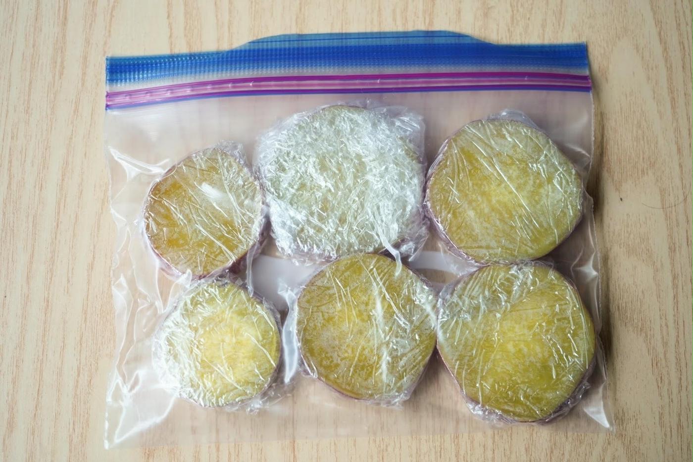 □焼き芋をおいしく温め直す方法 3選 ・電子レンジ →手軽にホクホクした食感を復活！ 紅あずま、金時などホクホクした 焼き芋の温め直しにおすすめです✨・トースター →ねっとり、しっとりとした食感が特徴。 安納芋や蜜いものように、 ねっとりした焼き芋におすすめ