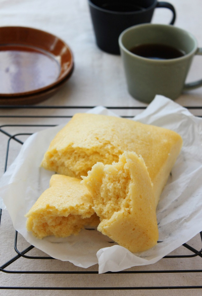 レンジで2分半!忙しい朝にも米粉のもちもち蒸しパンRice Flour Steamed Bread - YouTube