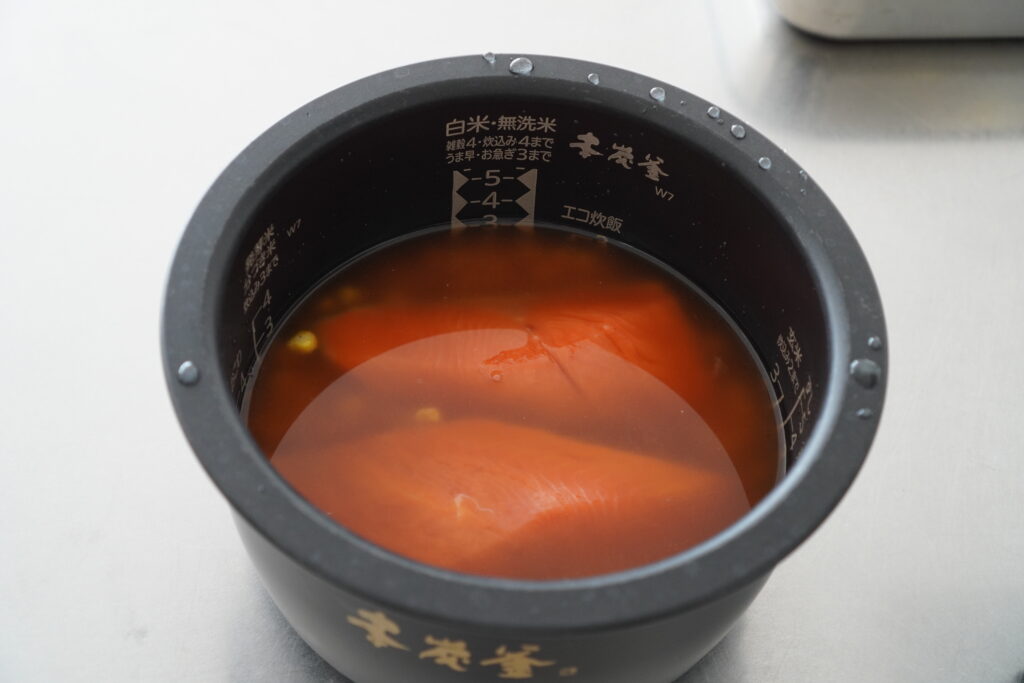 銀鮭とコーンのシンプル炊き込みご飯