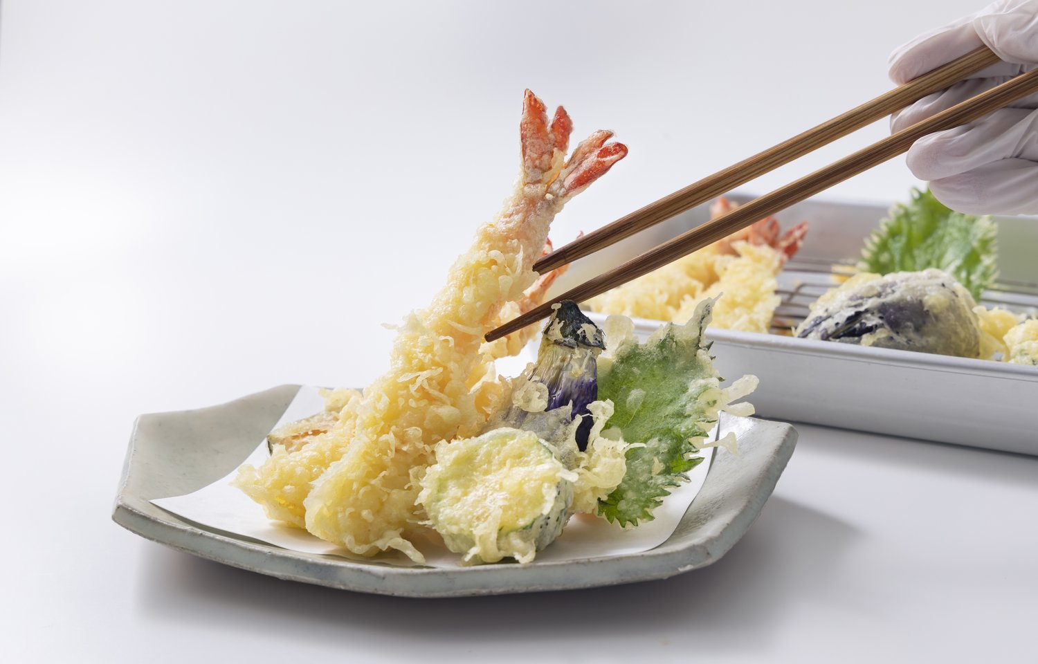 _今日の献立⚪︎鶏とごぼうの炊き込みご飯 ⚪︎いんげんの天ぷら ⚪︎水菜とパプリカのサラダ ⚪︎ちくわチーズ⚪︎豆腐とえのきの坦々たまごスープ ⚪︎いちごやちむんやちむんでおうちごはん献立おうちごはんおぼんごはん料理写真料理記録て