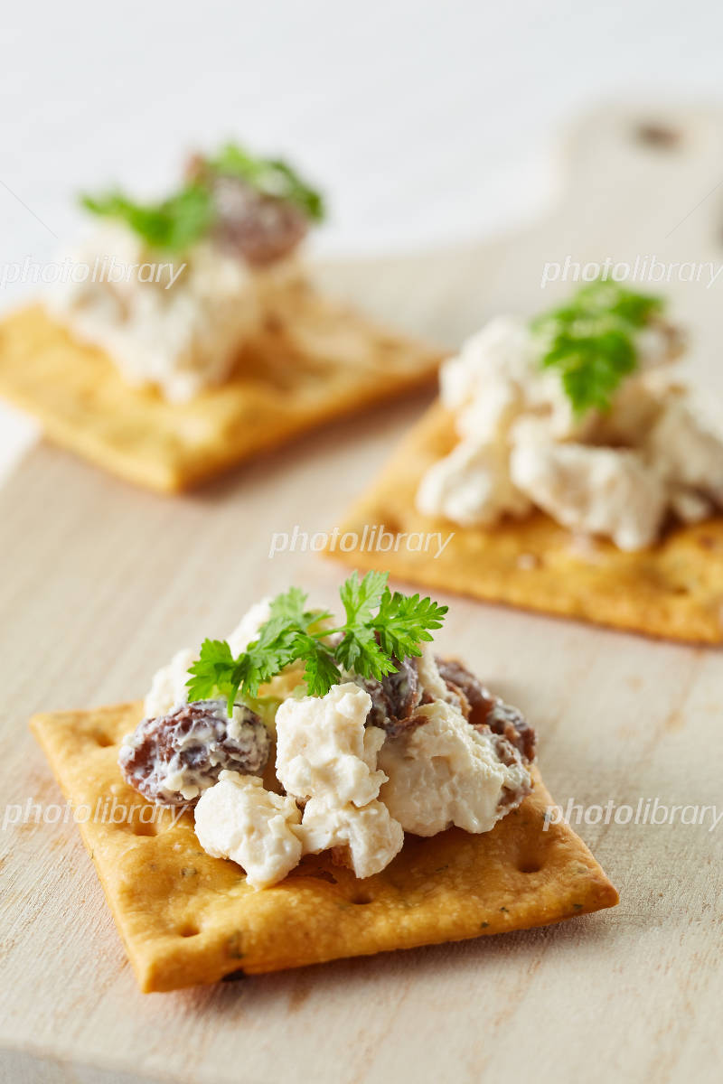 ドライフルーツ入りクリームチーズ&全粒粉の塩クラッカーKOYAMA