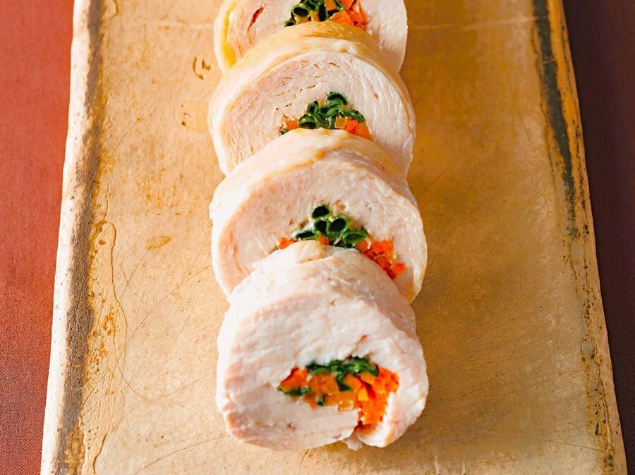 レンジで簡単！鶏むね肉の梅しそチーズ巻き