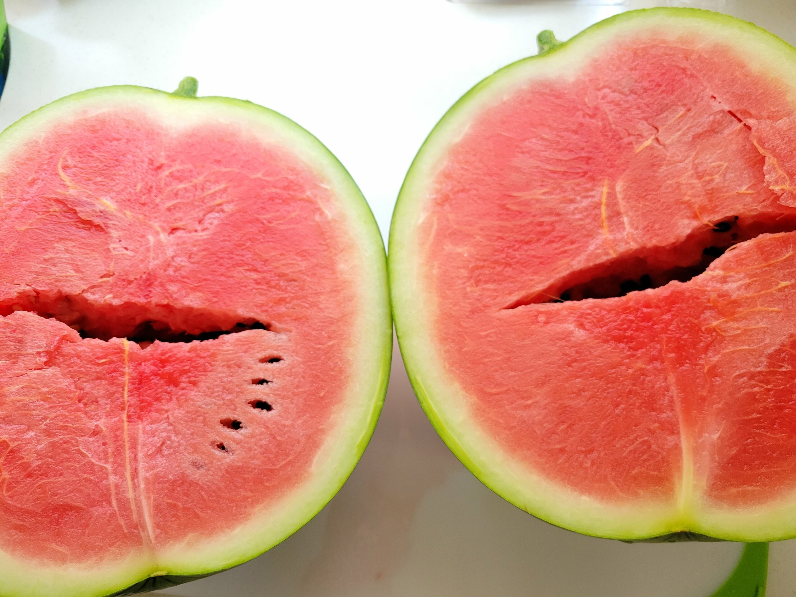 スイカを甘くする裏技って？野菜ソムリエの救済法に「こんなの知らない」 - macaroni