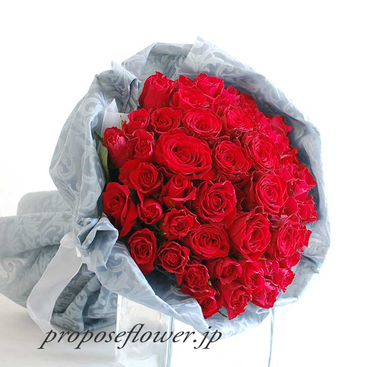 24本の薔薇の花束 - シンプルでおしゃれな贈り物