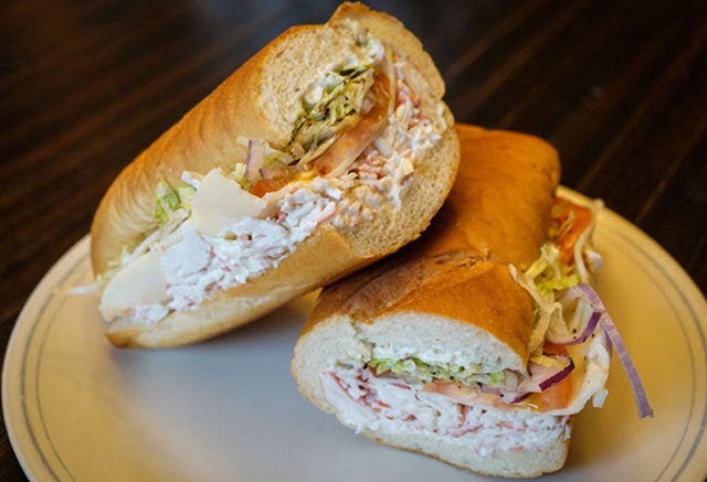 靴下やグローブからサンドイッチを作りだす不思議なムービー「潜水艦サンドイッチ」がクラウドファンディングで集めた資金で完成、YouTubeでムービーを公開- GIGAZINE