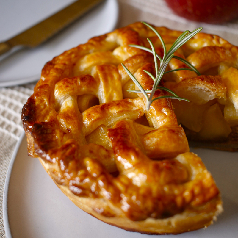 焼きりんごの簡単カスタードタルトパイ