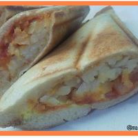 ほうれん草、じゃがいも、チーズのホットサンド