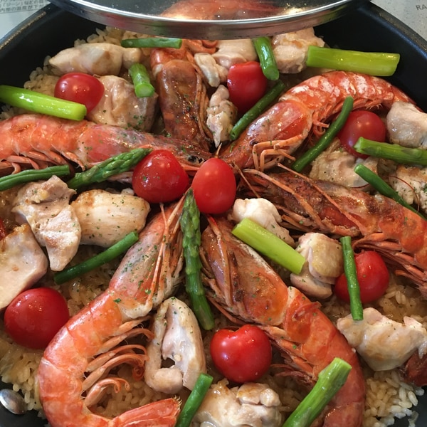 パエリアおすすめレシピ紹介!ホットプレートや炊飯器でOKキャンプ・アウトドア情報メディアhinata