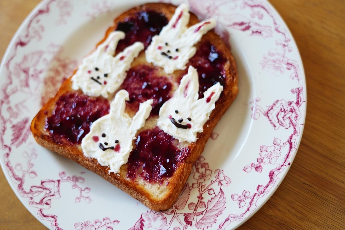 日本から世界へ。トーストアートに宿る、食の美と自由な世界観を開放する。 好きをかたちに itoshino:特集個人キヤノン