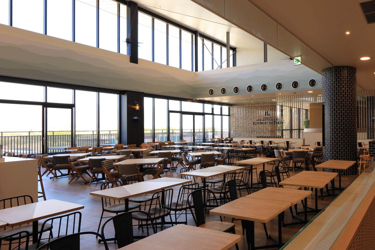 御殿場プレミアム・アウトレット」88店舗の増設で日本最大規模に、ホテル&日帰り温泉施設も - ファッションプレス